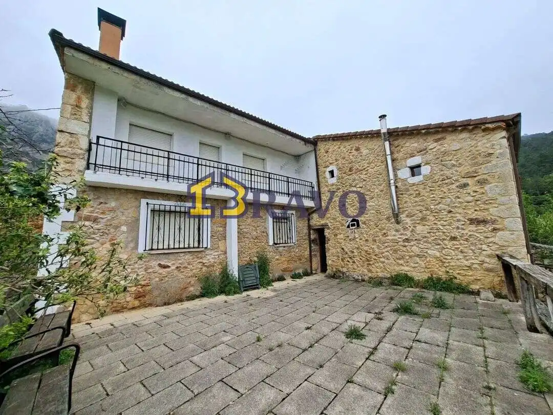 Casa amb jardí en venda a Merindad de Valdivielso, imagen 3