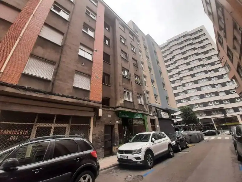Vista exterior de Pis en venda en Gijón  amb Parquet