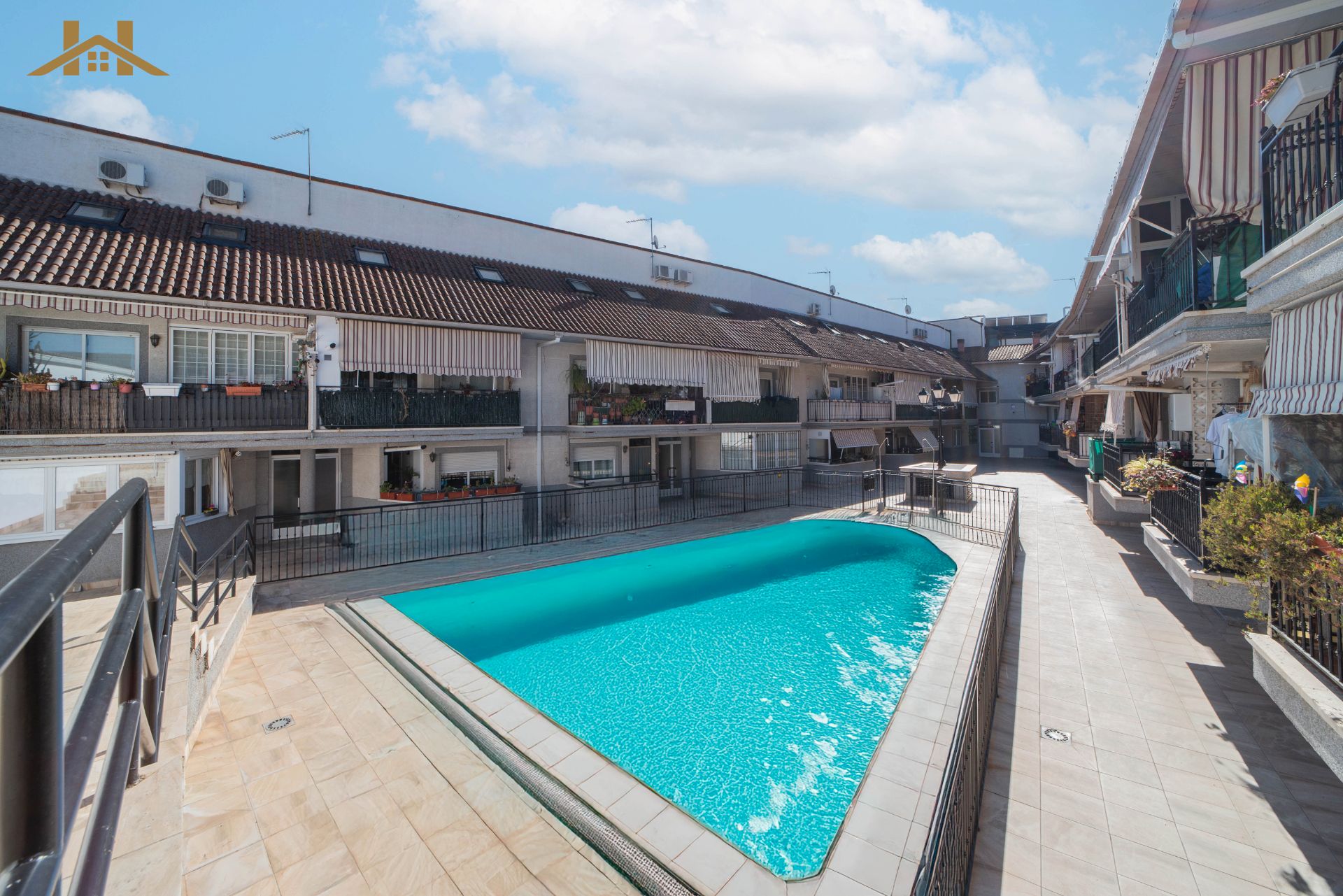 Swimming pool of Duplex for sale in Brunete  with Air Conditioner, Heating and Terrace
