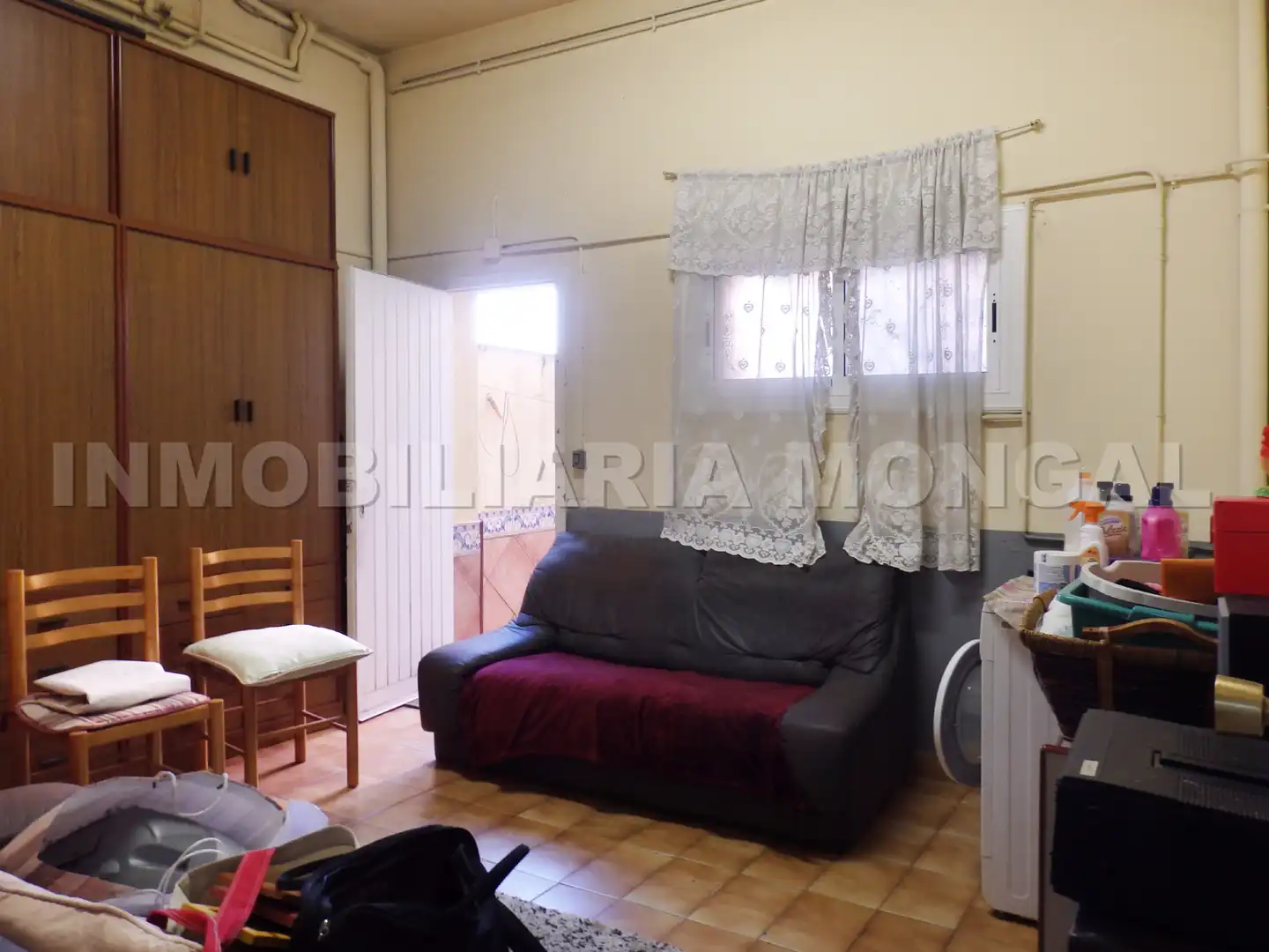 Casa a schiera con terrazza in vendita a Carrer de l'Abat Escarré, imagen 5
