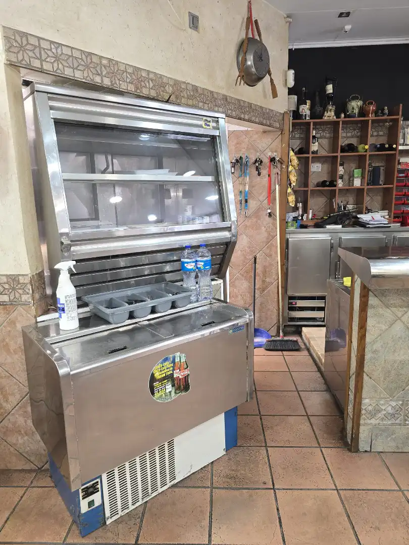 Business premises for transfer in Carrer Badalona 31, imagen 9