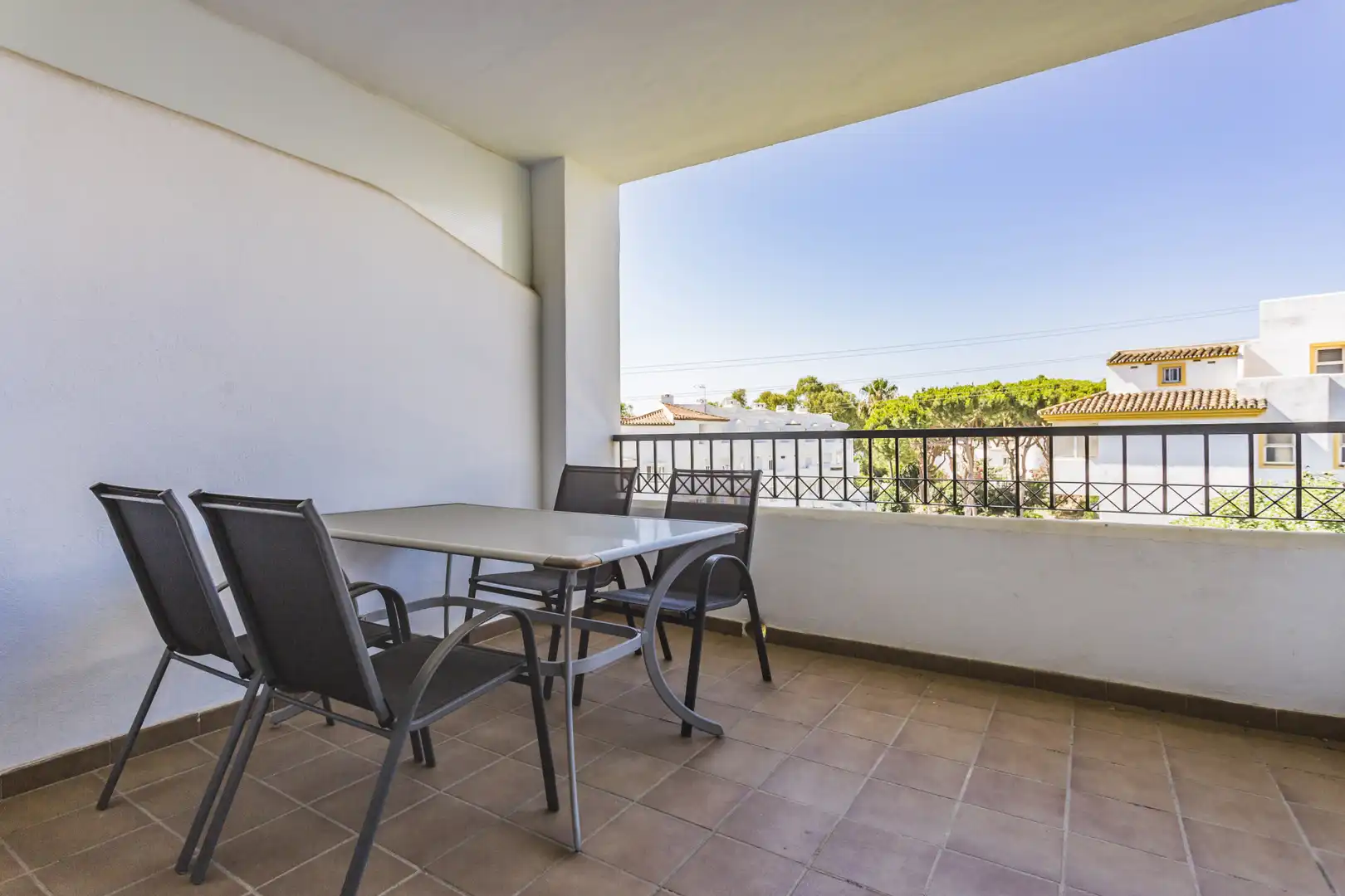 Apartamento con terraza en venta en Calahonda, imagen 16