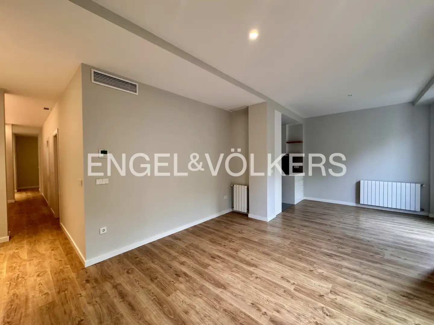 Living room of Flat for rent in Valencia  with Air Conditioner, Heating and Balcony