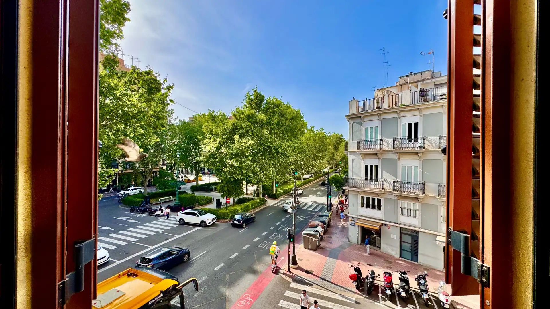 Vista exterior de Apartamento en venta en Valencia con Aire acondicionado, Calefacción y Horno
