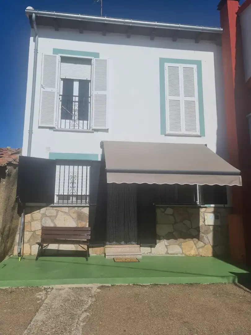 Exterior view of Houses for sale in La Cabeza de Béjar   with Furnished