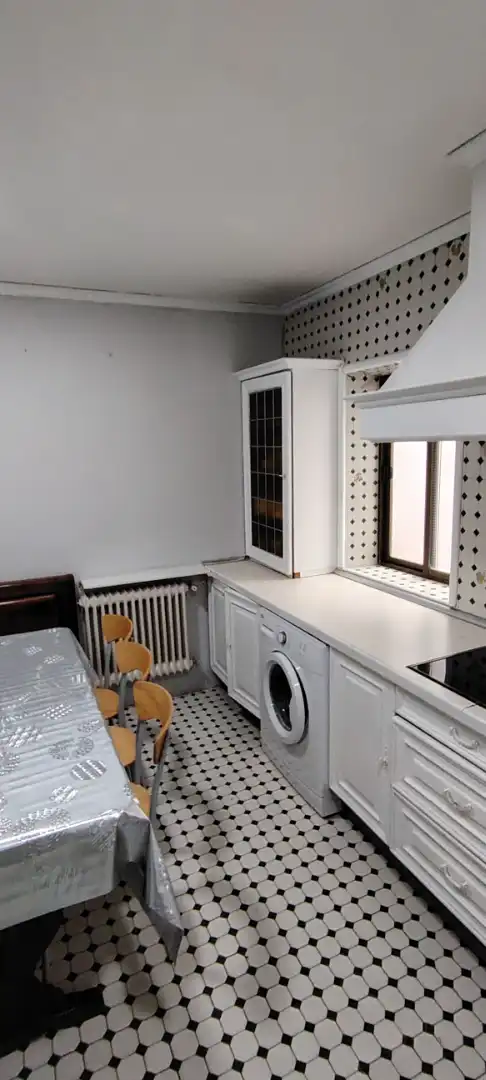 Kitchen of Flat for sale in Salamanca  with Heating, Parquet flooring and Furnished