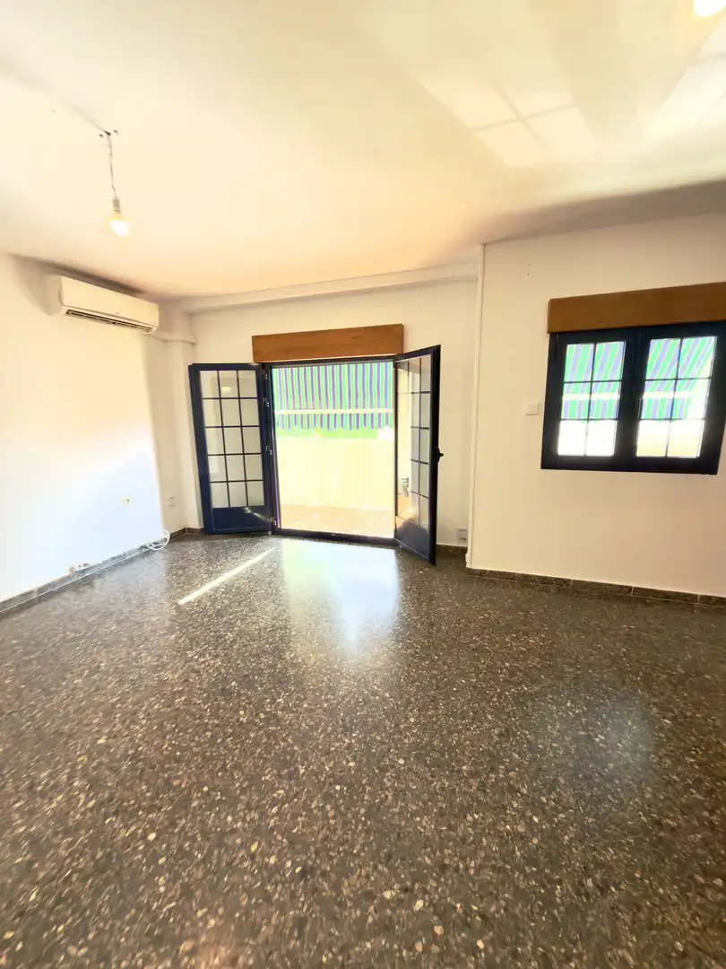 Vista exterior de Casa adosada en venda en Mutxamel amb Aire condicionat, Calefacció i Jardí privat