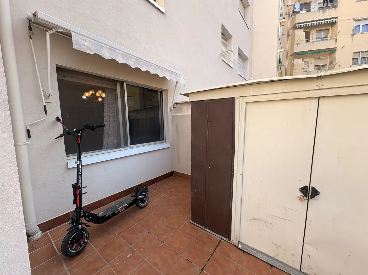 Vista exterior de Piso en venta en  Logroño con Calefacción