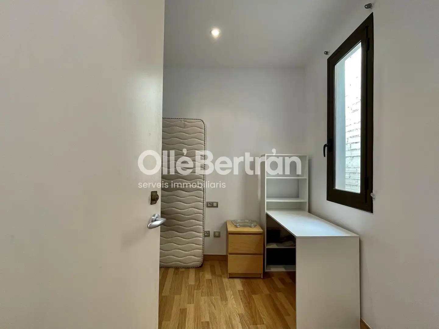 Bedroom of Flat for sale in Barcelona  with Air Conditioner, Heating and Oven