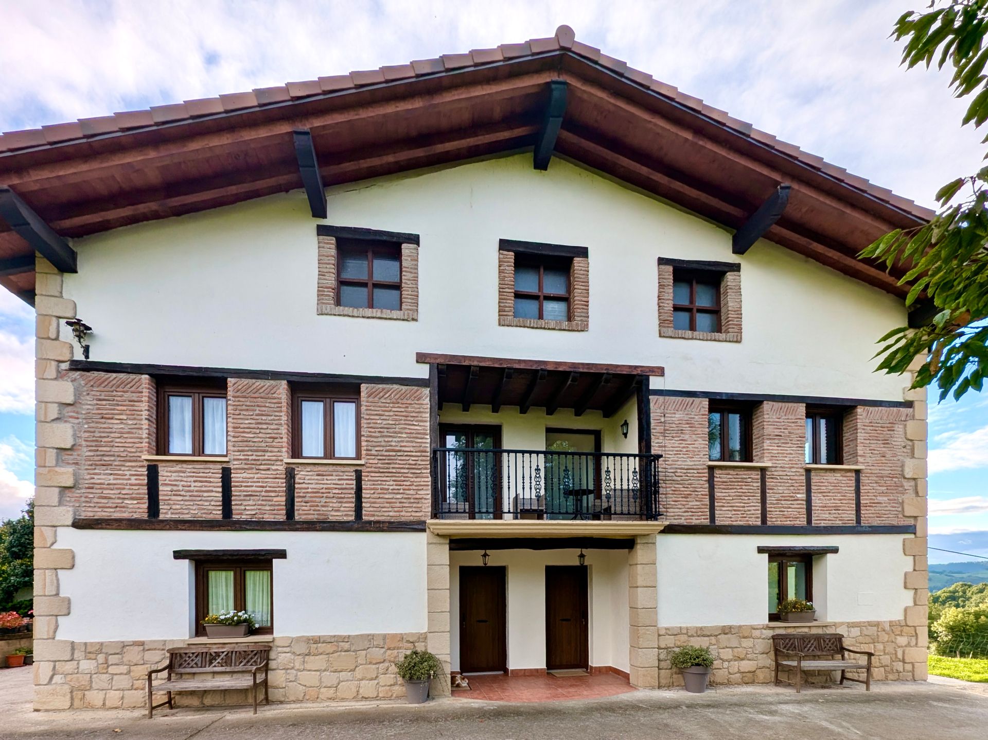 Vista exterior de Finca rústica de lloguer en Lasarte-Oria amb Calefacció, Jardí privat i Moblat