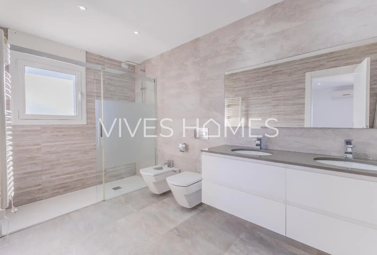 Bathroom of Houses for sale in Arenys de Mar  with Air Conditioner, Heating and Private garden