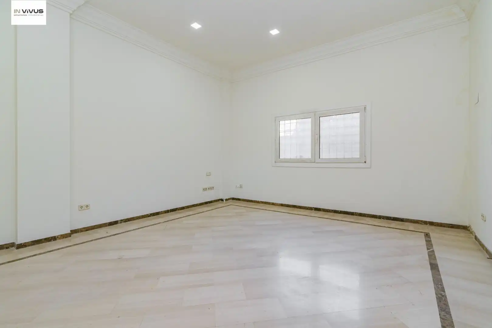 Commercial properties for rent in Granada  with Air Conditioner