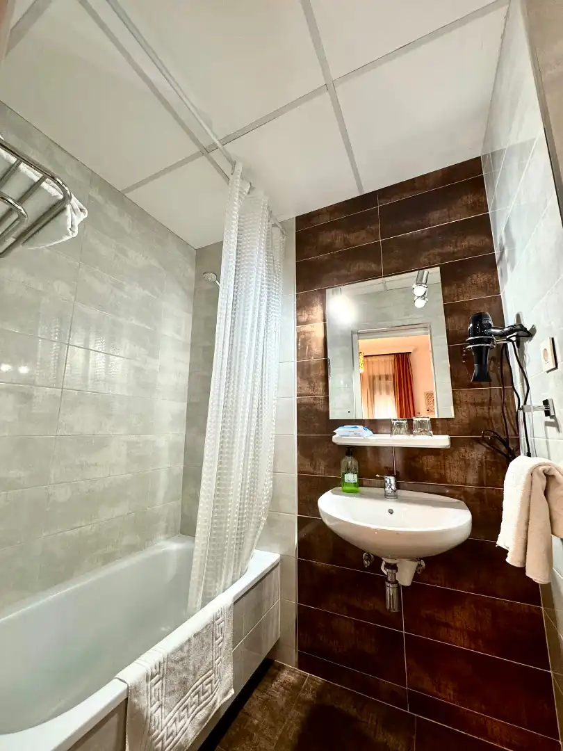 Bany de Casa o xalet per a compartir en Granada amb Aire condicionat, Calefacció i Parquet