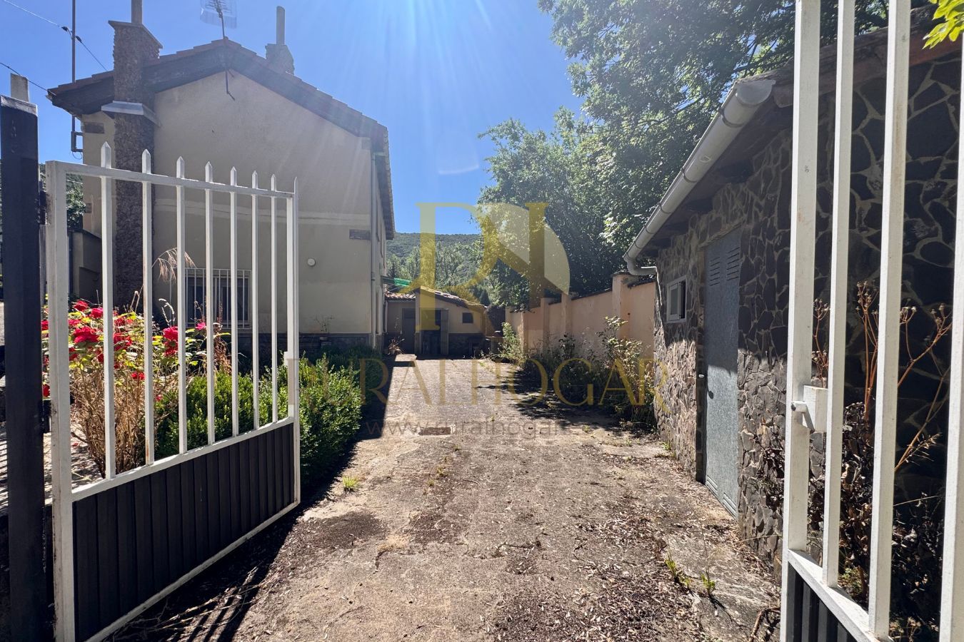 Vista exterior de Casa o xalet en venda en Matallana de Torío