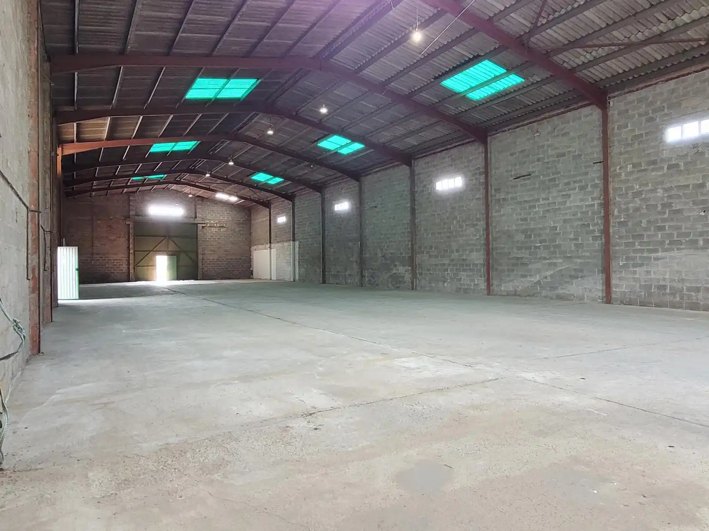 Nave industrial de alquiler en Bell-lloc d'Urgell