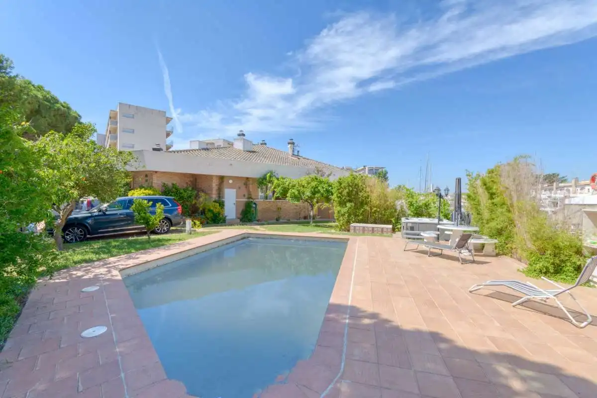 House with garden for sale in Santa Margarita