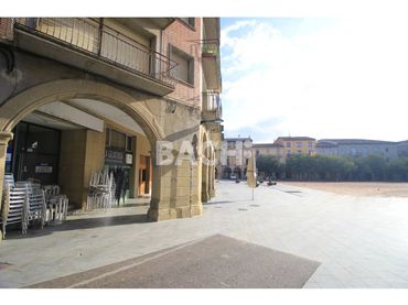 Locale commerciale in affitto a Calle Mossèn Guardiet 2