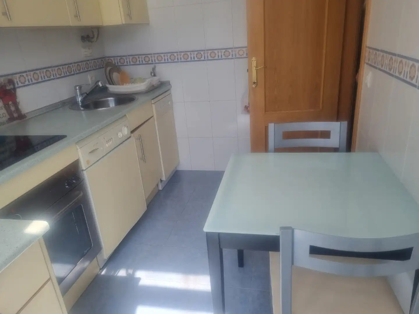 Cuina de Apartament en venda en Burgos amb Calefacció i Traster