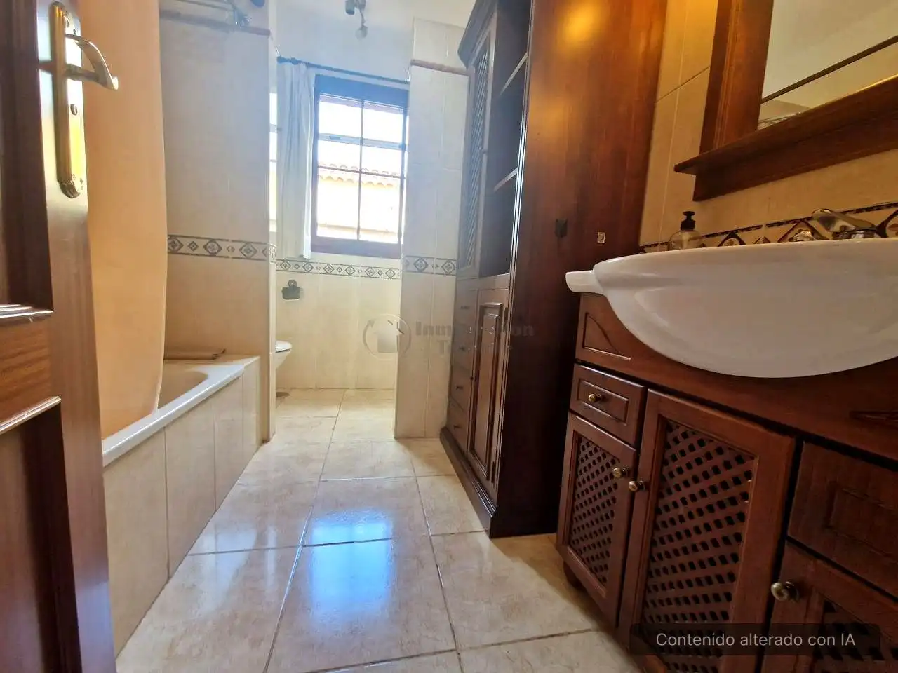 Baño de Casa o chalet en venta en Arona con Terraza, Piscina y Amueblado