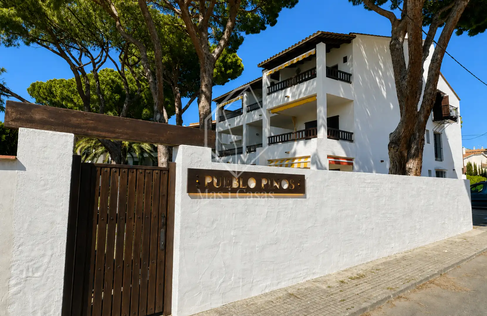Vista exterior de Apartament en venda en L'Escala amb Aire condicionat, Calefacció i Terrassa