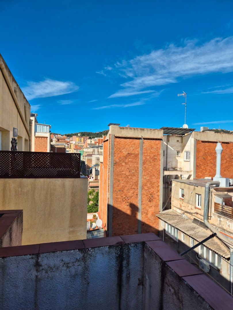 Vista exterior de Estudi en venda en  Barcelona Capital amb Calefacció, Parquet i Terrassa
