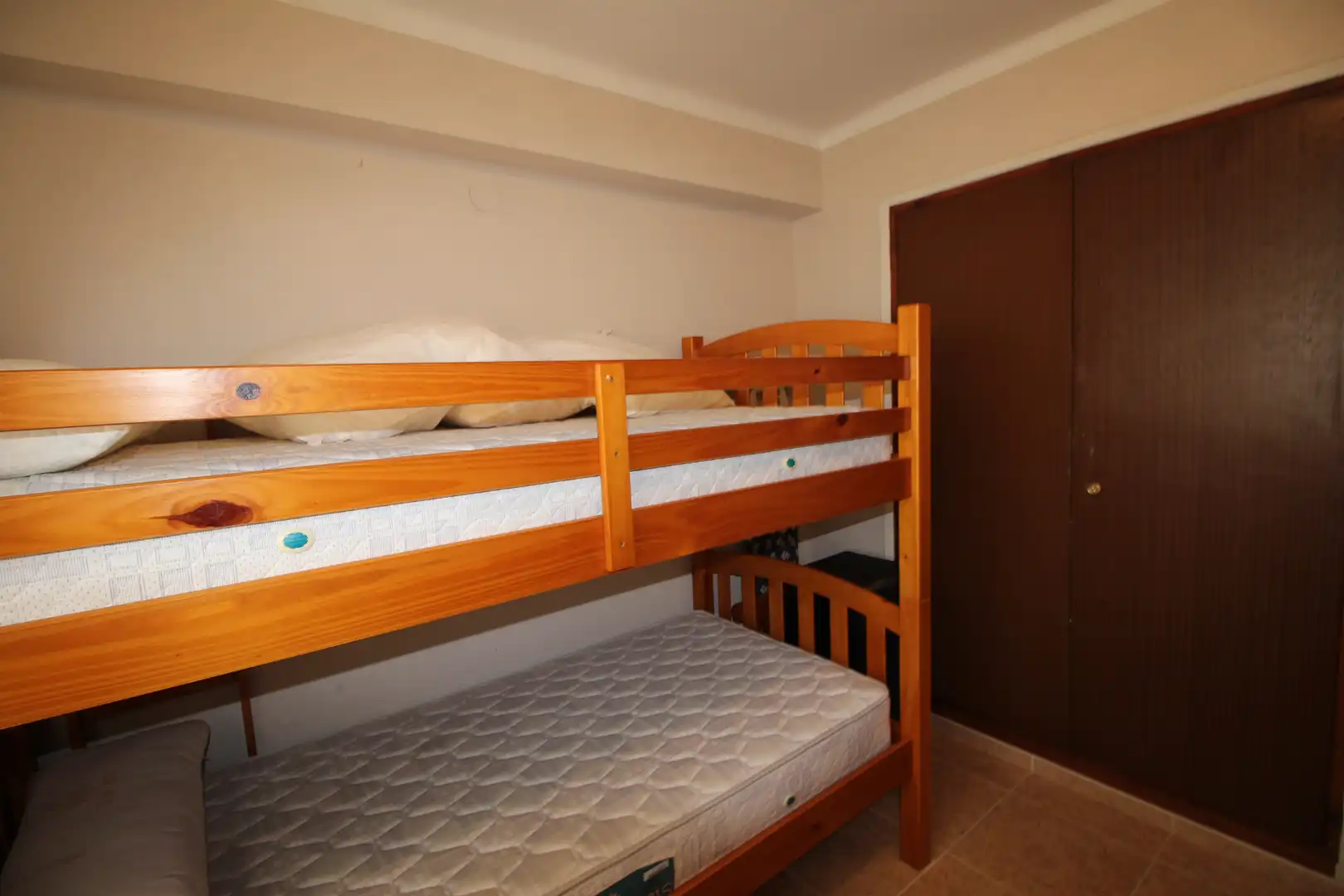 Habitación de Piso en venta en Valencia con Amueblado, Horno y Balcón