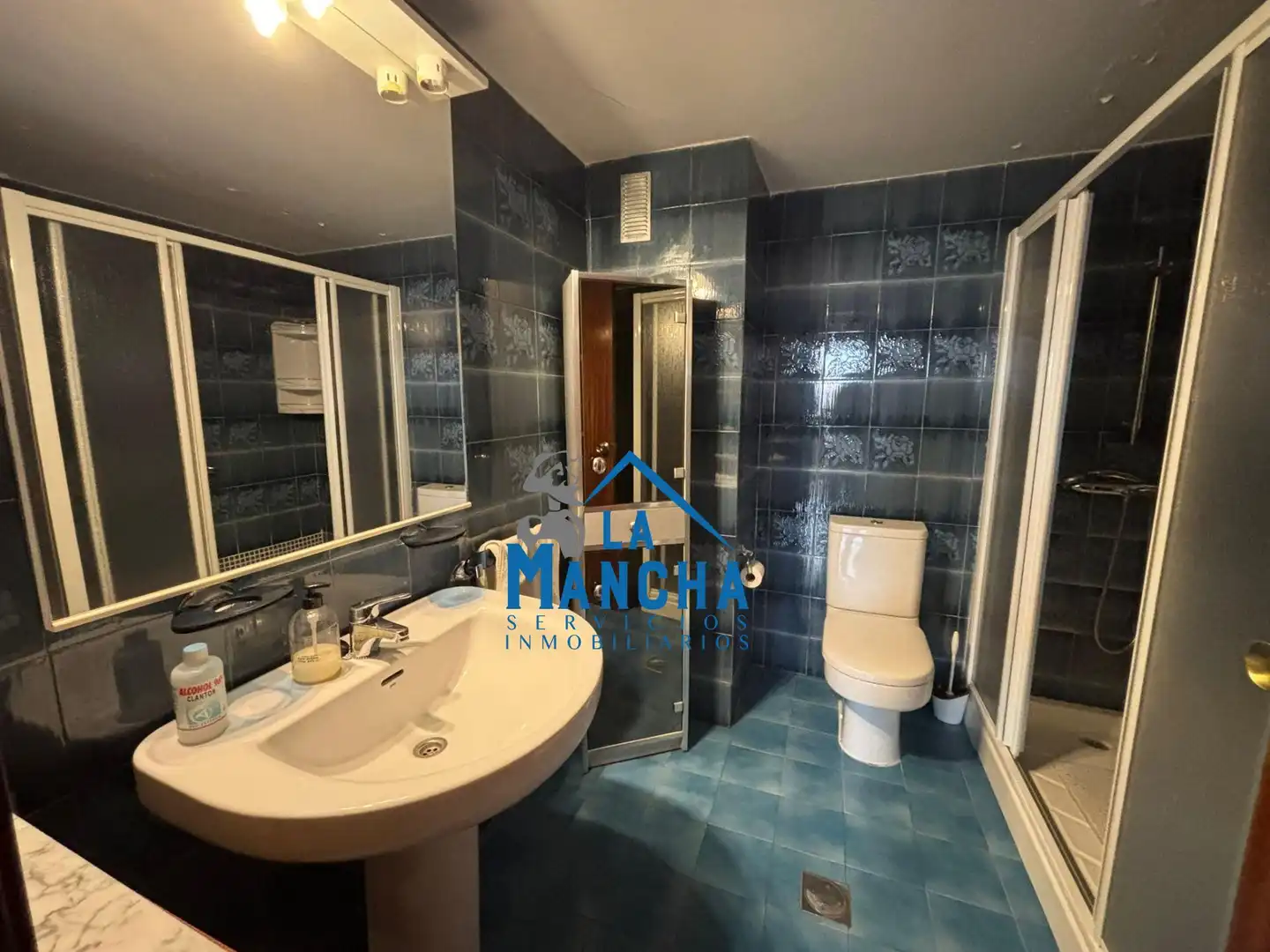 Bathroom of Flat for sale in Albacete  with Air Conditioner, Heating and Private garden