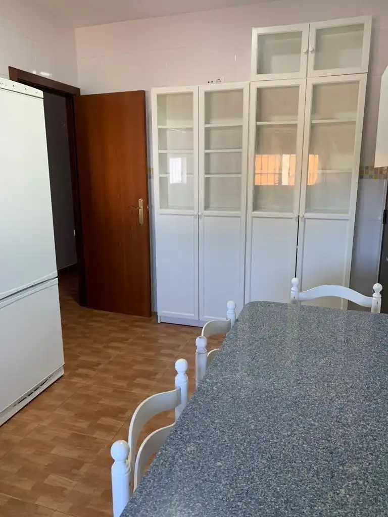 Detached house with pool to rent in Núcleo urbano, imagen 25