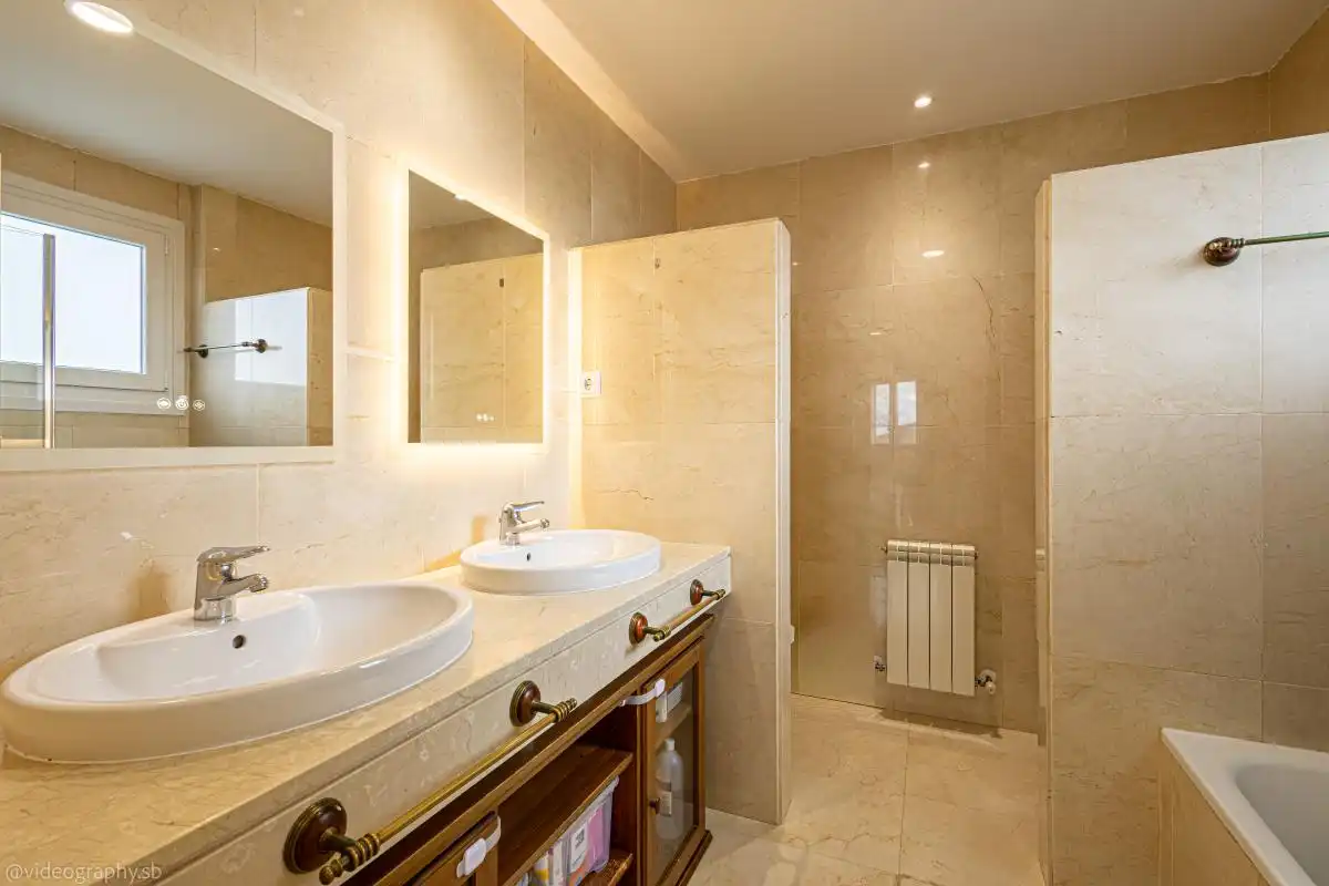 Baño de Casa adosada en venta en Collado Mediano con Calefacción, Jardín privado y Terraza