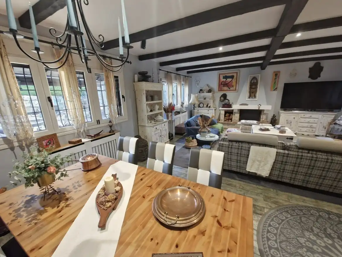 Casa con terraza en venta en Carrer dels Avellaners, imagen 9