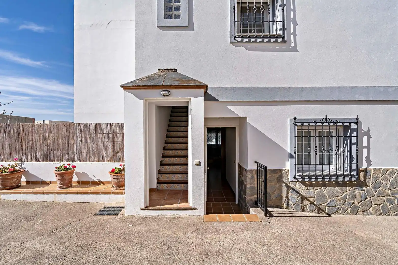 Vista exterior de Àtic en venda en Velefique amb Aire condicionat, Calefacció i Jardí privat