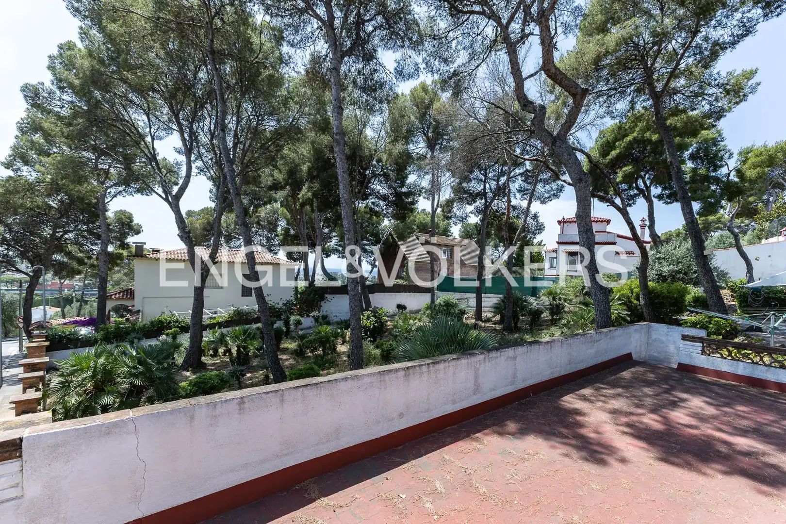 Vista exterior de Casa o xalet en venda en Castelldefels amb Calefacció, Jardí privat i Terrassa