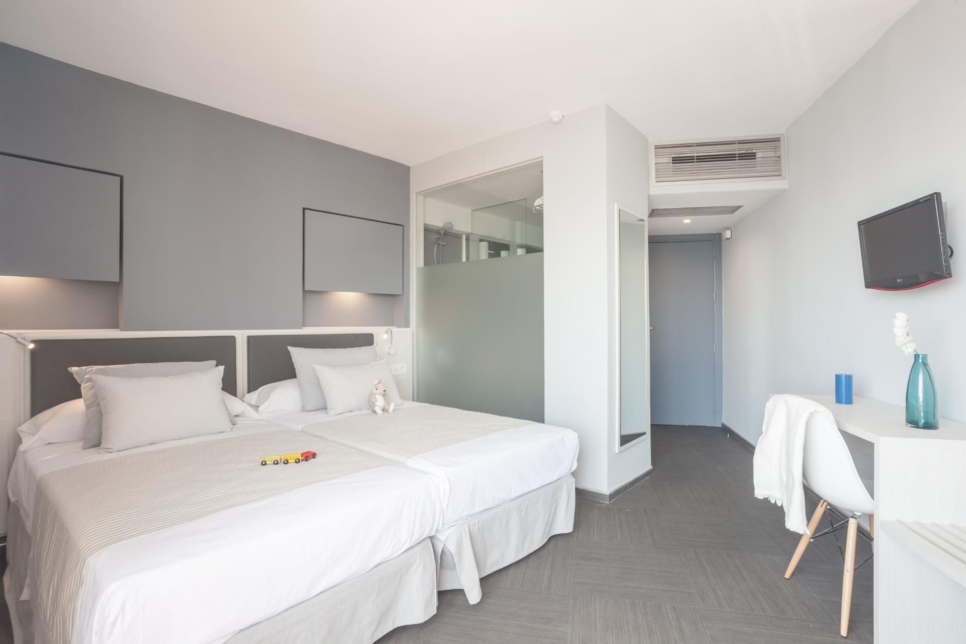 Bedroom of Study for sale in Fuengirola  with Air Conditioner, Heating and Terrace
