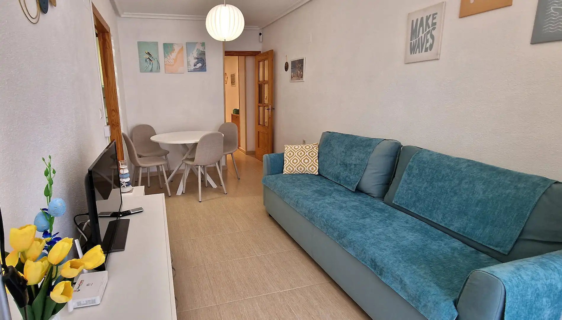 Sala d'estar de Apartament de lloguer en Guardamar del Segura amb Aire condicionat, Calefacció i Moblat