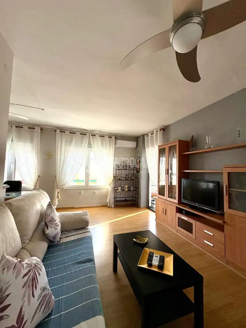 Sala de estar de Piso de alquiler en Nerja con Aire acondicionado y Balcón