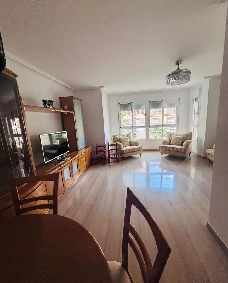 Sala d'estar de Casa adosada de lloguer en Molina de Segura amb Aire condicionat, Jardí privat i Moblat