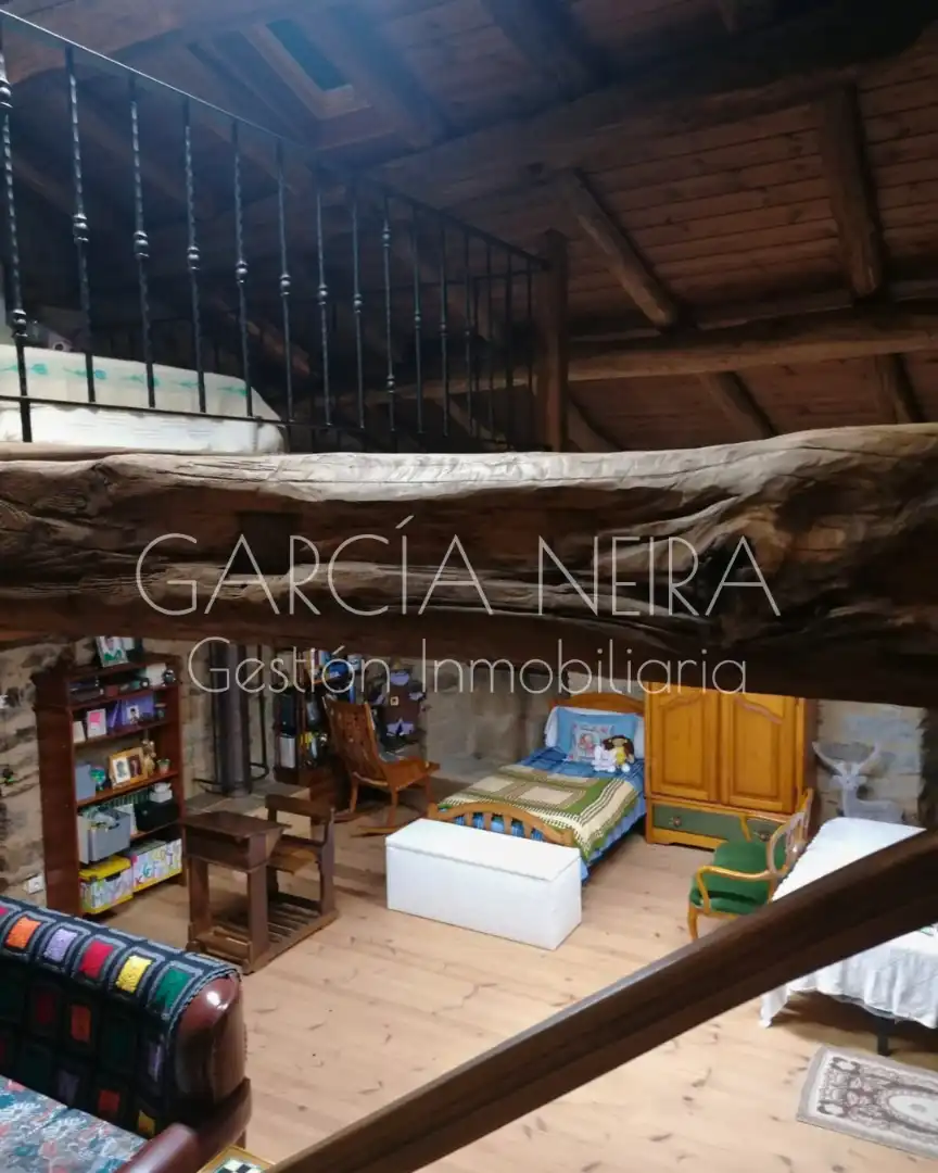 Finca rústica en venta en Baralla con Jardín privado, Parquet y Amueblado