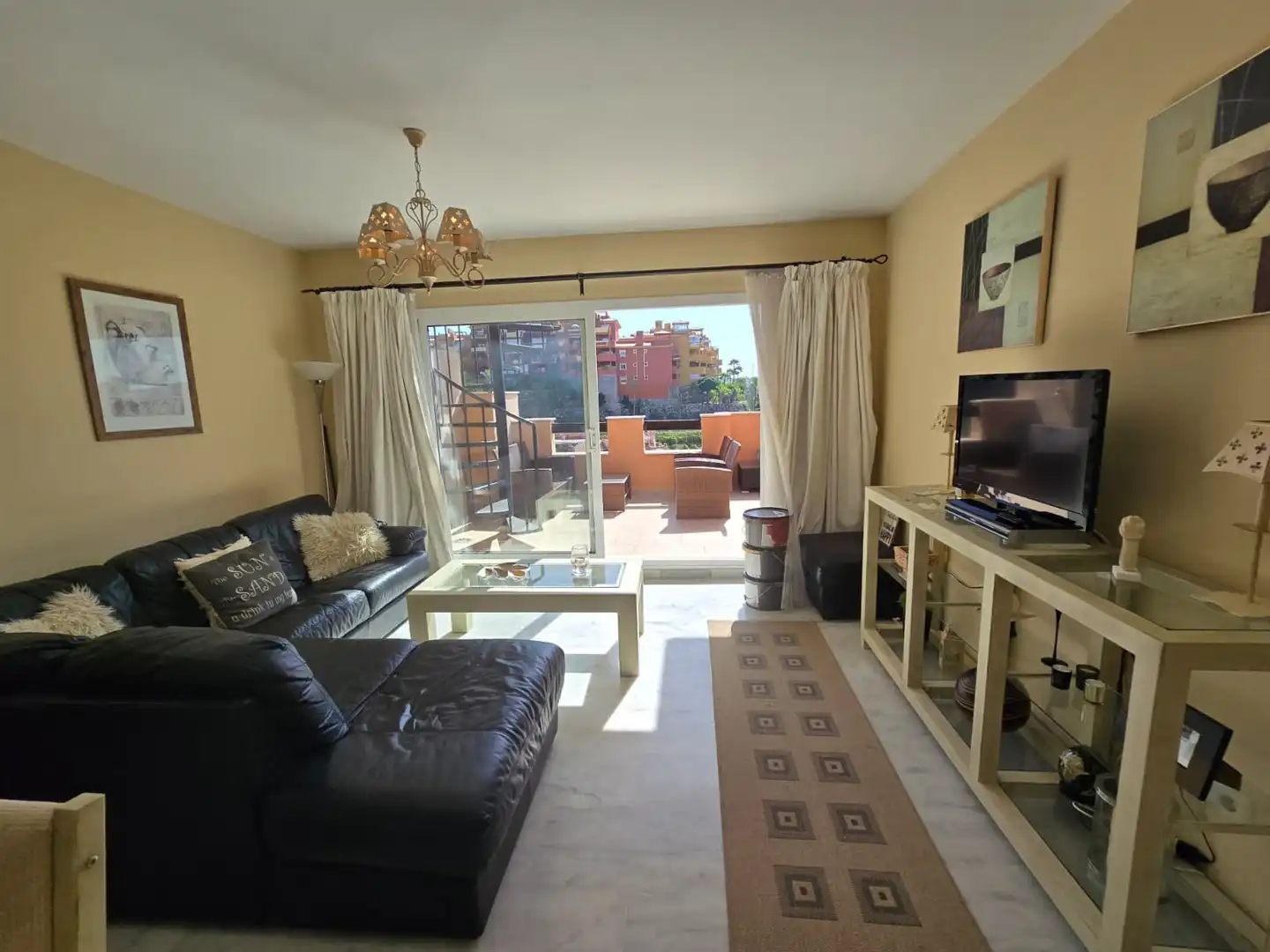 Sala d'estar de Àtic en venda en Marbella amb Aire condicionat, Terrassa i Traster