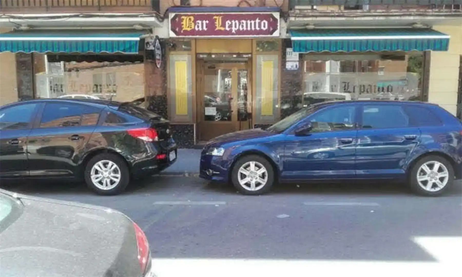Aparcament de Local en venda en Alcalá de Henares amb Aire condicionat