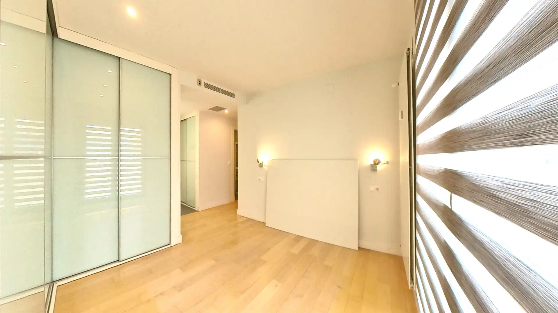 Habitación de Ático de alquiler en Madrid con Aire acondicionado, Terraza y Trastero