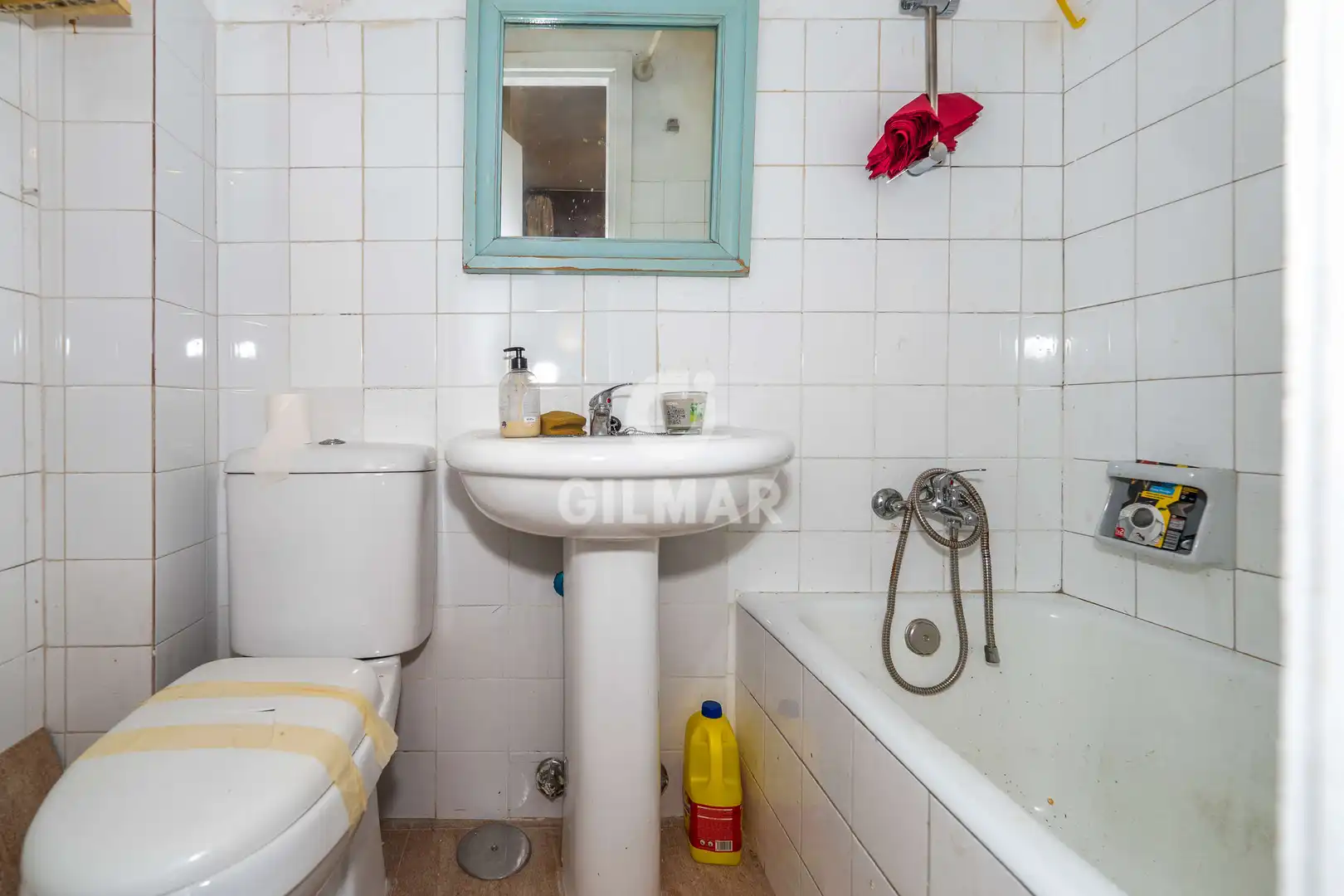 Baño de Piso en venta en Madrid con Calefacción, Trastero y Balcón