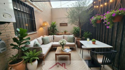 Piso de 3 dormitorios con patio privado y garaje en Bodegones.