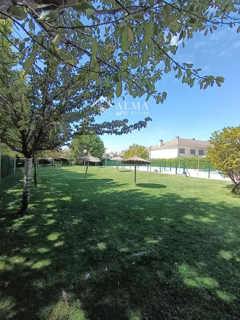 Terraced house with pool for sale in La Montaña - El Cortijo, imagen 4