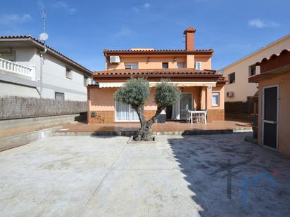 Exterior view of House or chalet for sale in Abrera