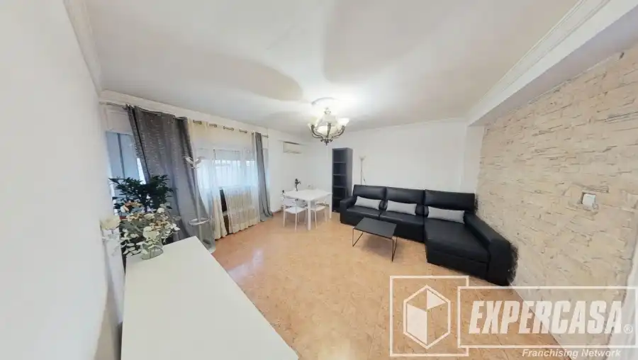 Living room of Flat for sale in Valencia  with Terrace and Storage room