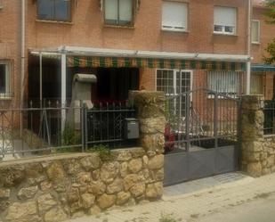 Exterior view of Single-family semi-detached for sale in Guadalix de la Sierra