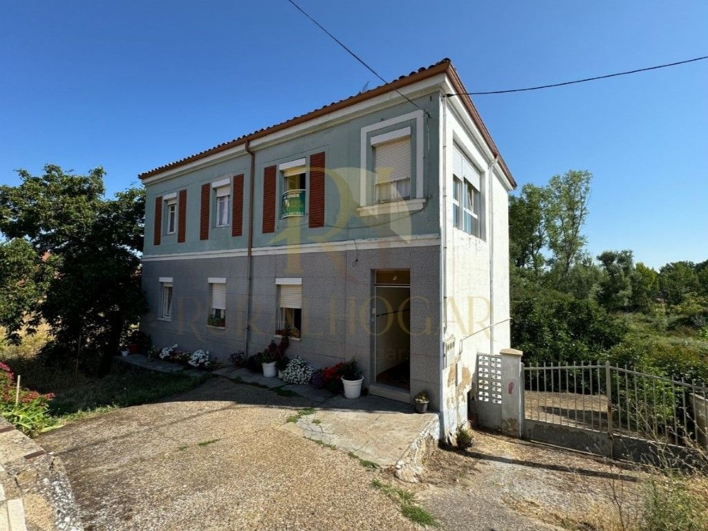House or chalet for sale in Armunia