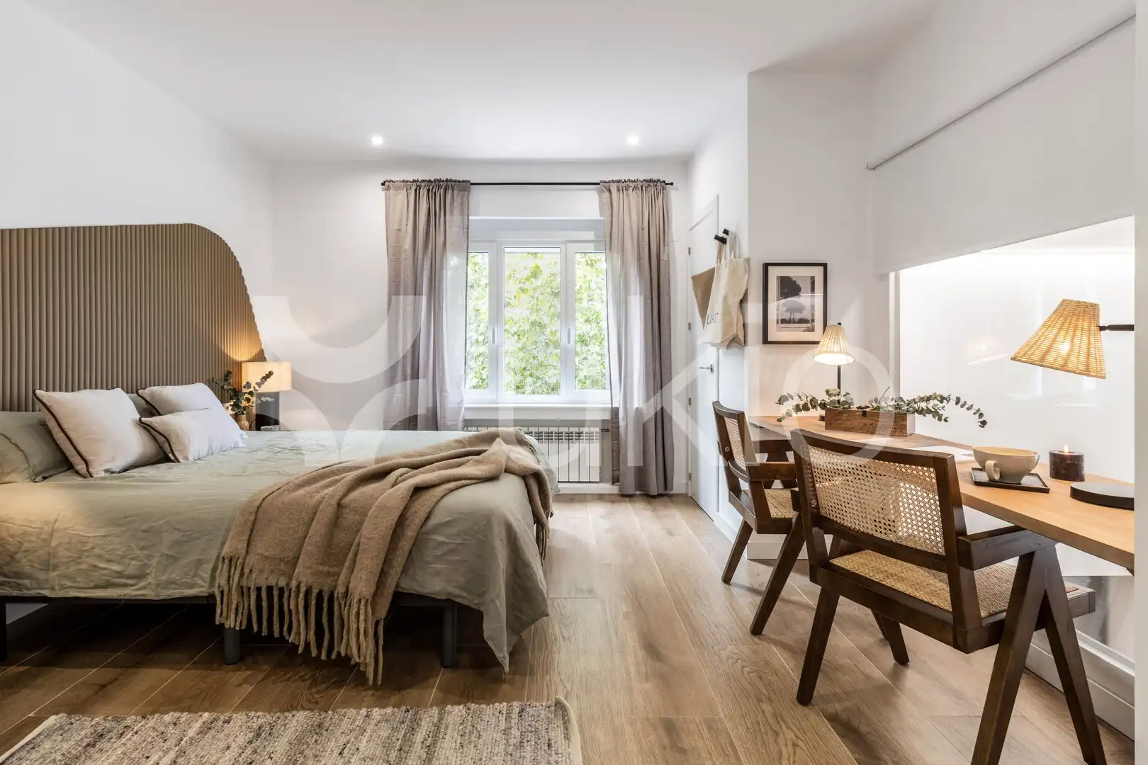 Dormitori de Apartament de lloguer en Madrid amb Aire condicionat, Moblat i Forn