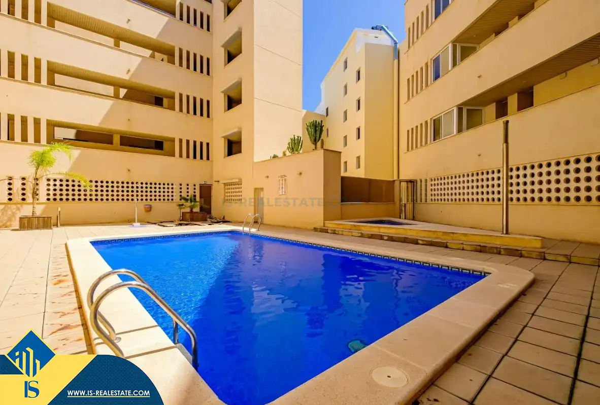 Piscina de Dúplex en venta en Torrevieja con Aire acondicionado, Calefacción y Terraza