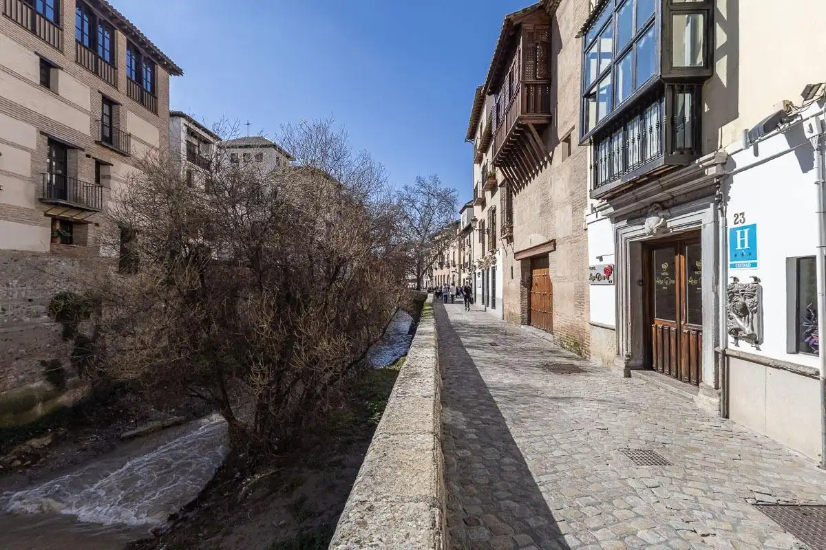 Außenansicht von Gebäude zur Miete in Granada